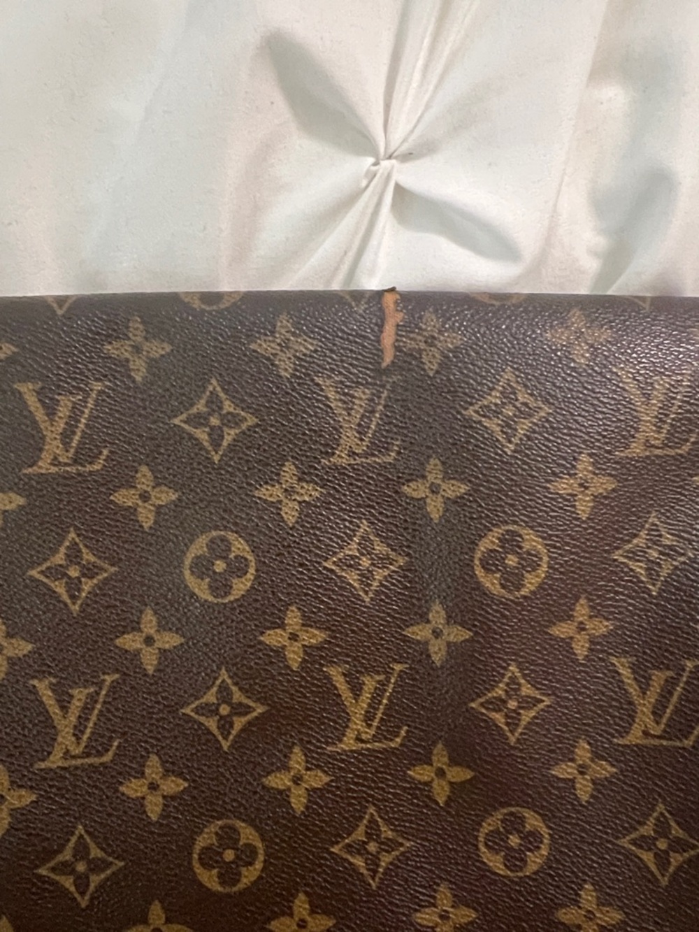 Louis Vuitton Monogram Canvas Messenger Bag in Brown - Picture 2 of 8